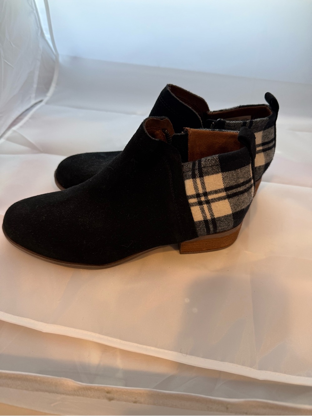 TOMS Delia Booties Size 9